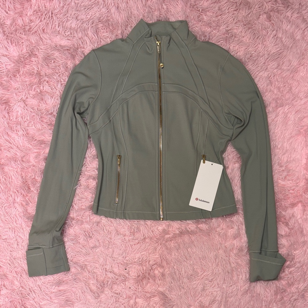 Lululemon Define Cropped Jacket Size 10 Fog Green/ Gold